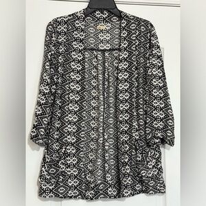 Hollister Black and White Patterned Cardigan with Pockets Size Small